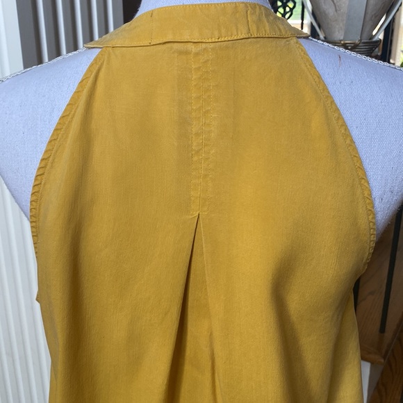 Anthropologie Cloth & Stone sleeveless top.  Dark yellow button front detail M - Picture 4 of 8